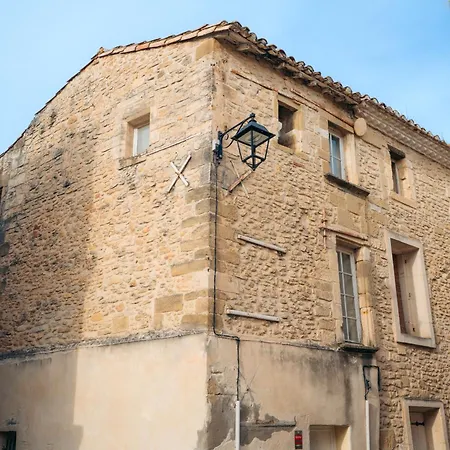 La Manil Yourhosthelper * Meynes