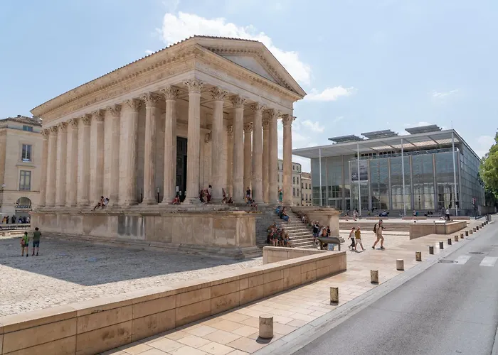 La Manil Yourhosthelper * Meynes