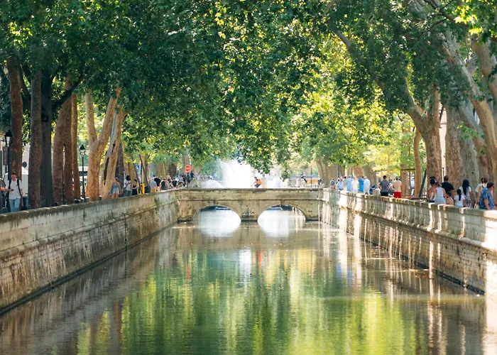 La Manil Yourhosthelper Meynes